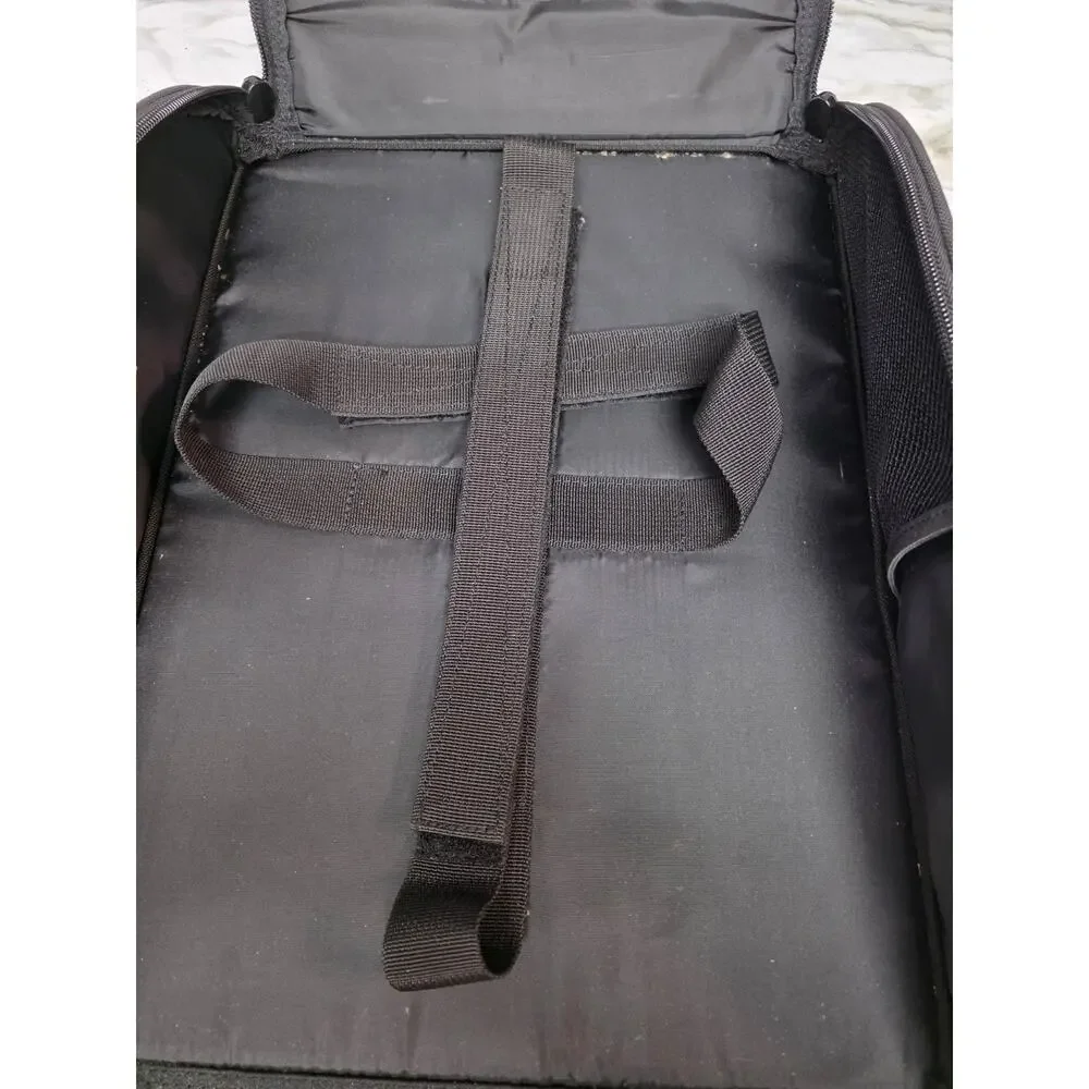 The Pampered Chef domed insulated zip stoneware carrier #2137 Casserole